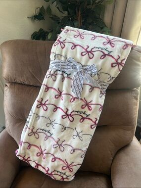 Juicy Couture Plush Printed Throw Blanket Pink Coquette Bows 50x60